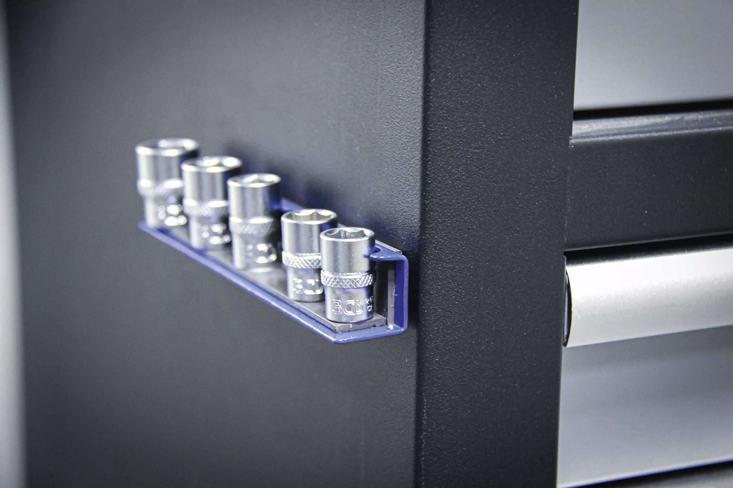 3 mm (1/4") 3 mm (1/4")