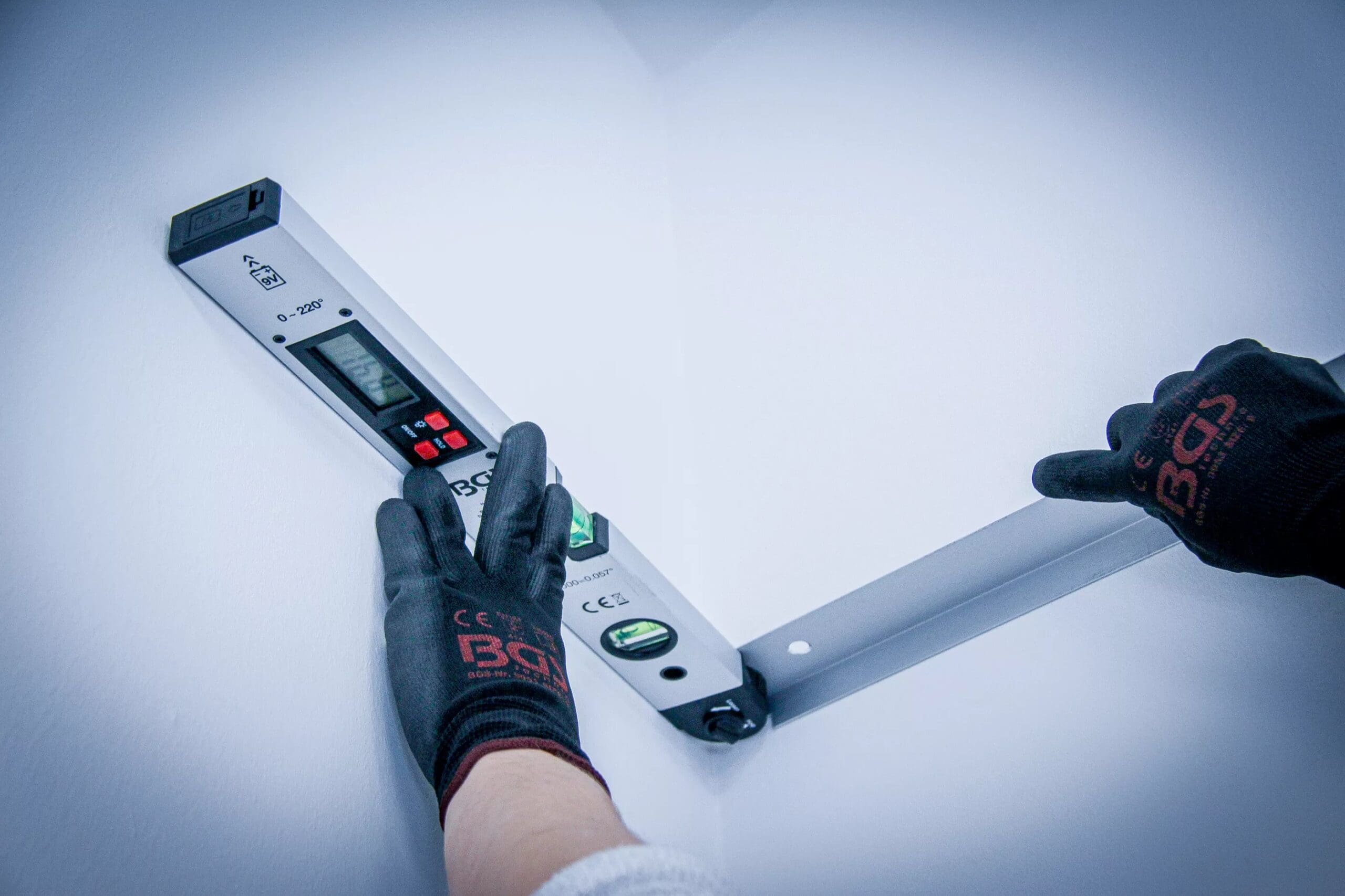 BGS technic Comparateur d'angles LCD numérique avec niveau à bulle | 450 mm BGS technic Comparateur d'angles LCD numérique avec niveau à bulle | 450 mm