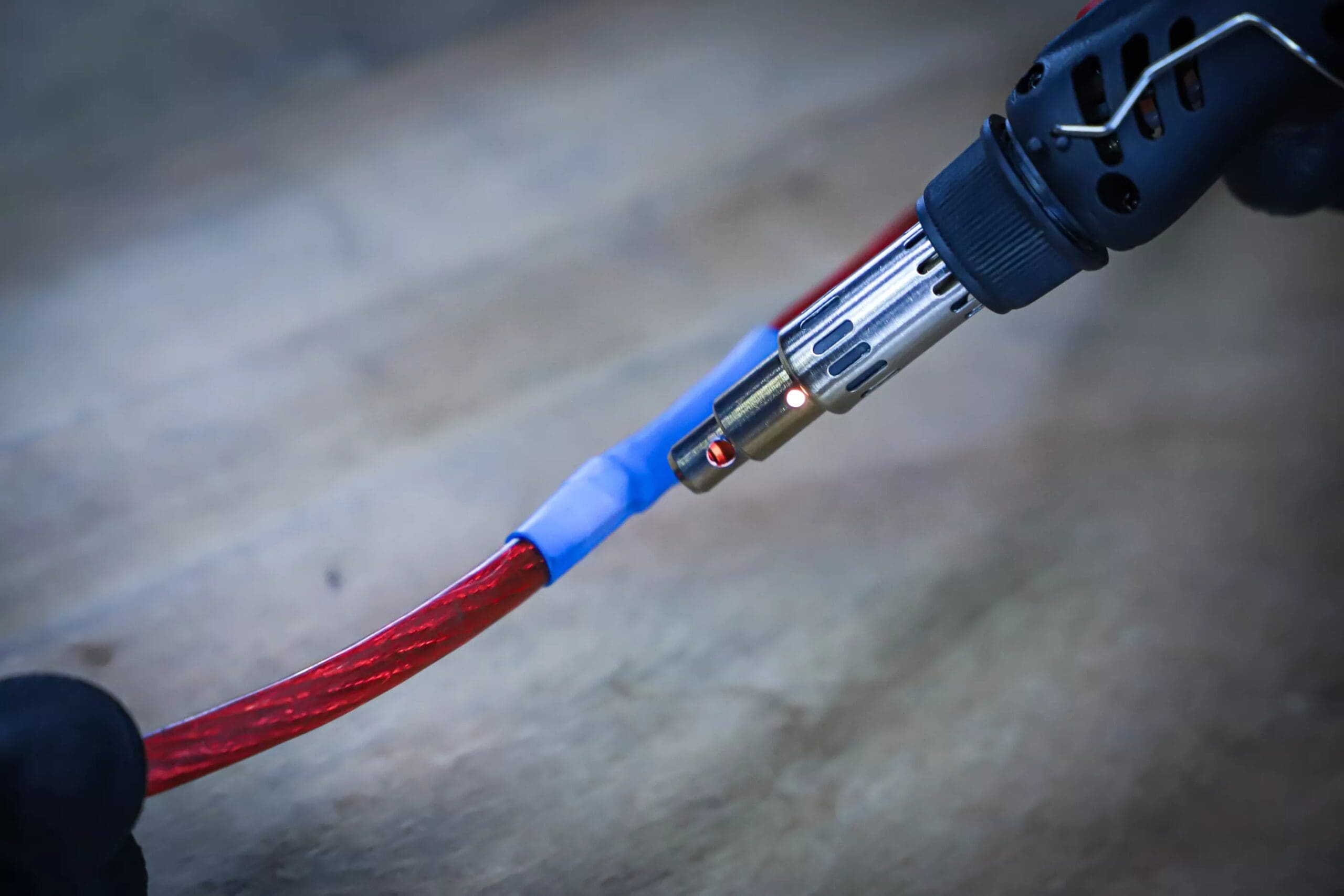 BGS technic Mini chalumeau avec assortiment de gaines thermo-rétractables | colorés | avec ignition piézoélectrique | 162 pièces BGS technic Mini chalumeau avec assortiment de gaines thermo-rétractables | colorés | avec ignition piézoélectrique | 162 pièces